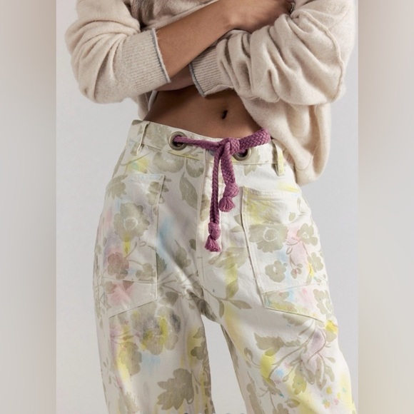 $248! Free People Moxie Printed Flocked Barrel Jeans Floral Ivory 28 NEW - Picture 3 of 5